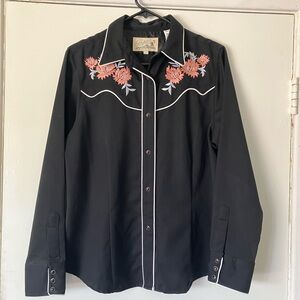 Floral Embroidered Ladies Roper Black snap long sleeves shirt